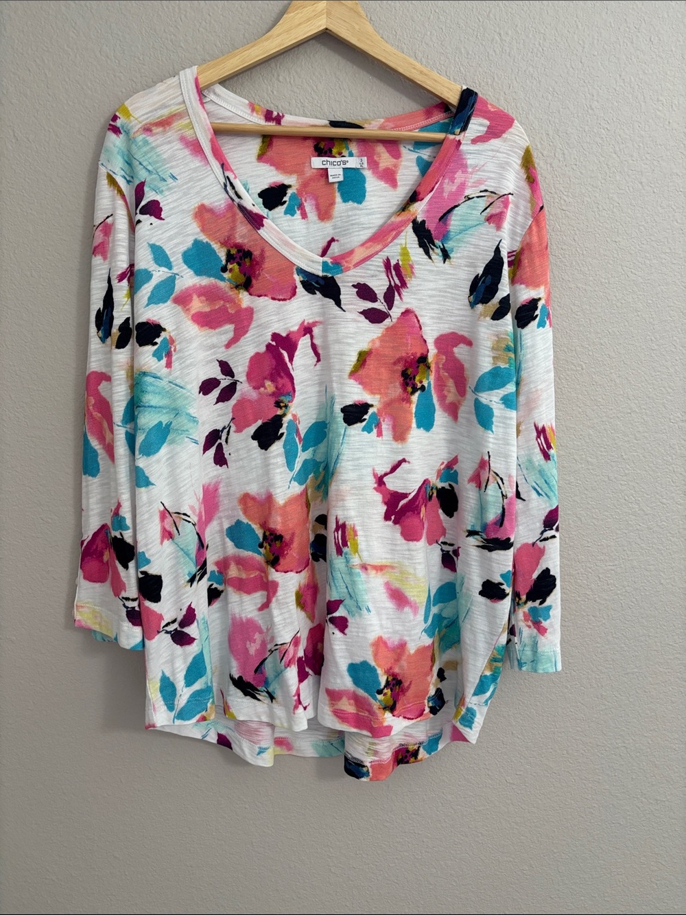 Chico's White V-Neck 3/4 Sleeve Watercolor Floral Tee Pink Teal Accents Size XL
